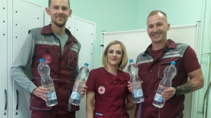 Питьевую воду для работников скорой помощи закупила объединенная профсоюзная организация Пинских медучреждений
